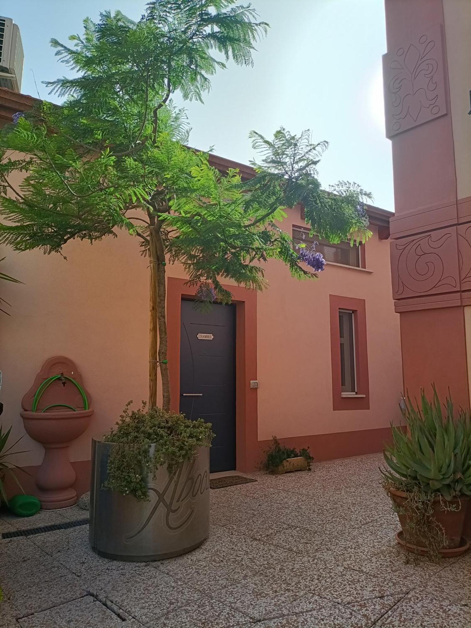 Maison Belle Epoque & Suites Ористано Номер фото
