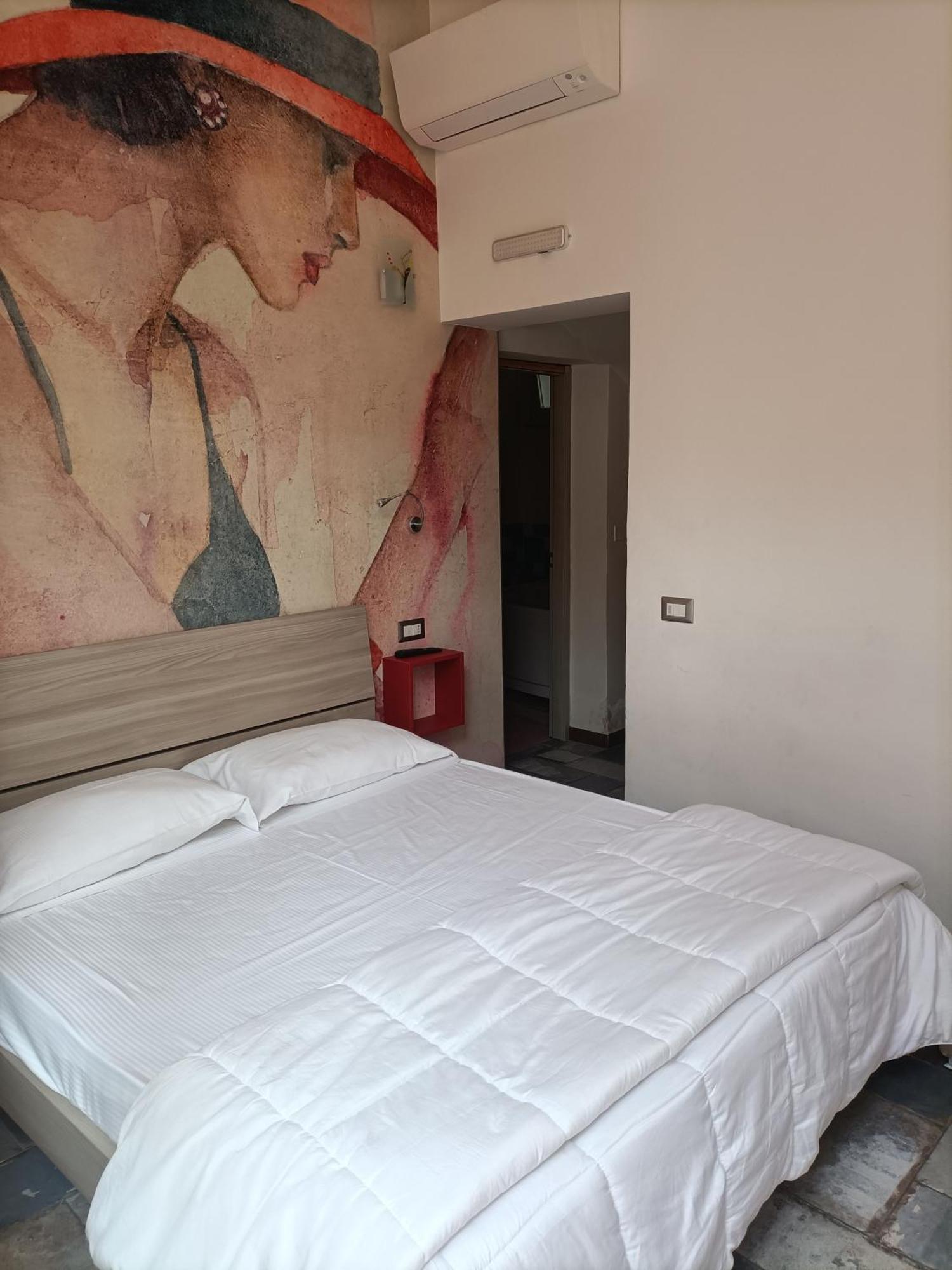 Maison Belle Epoque & Suites Ористано Номер фото